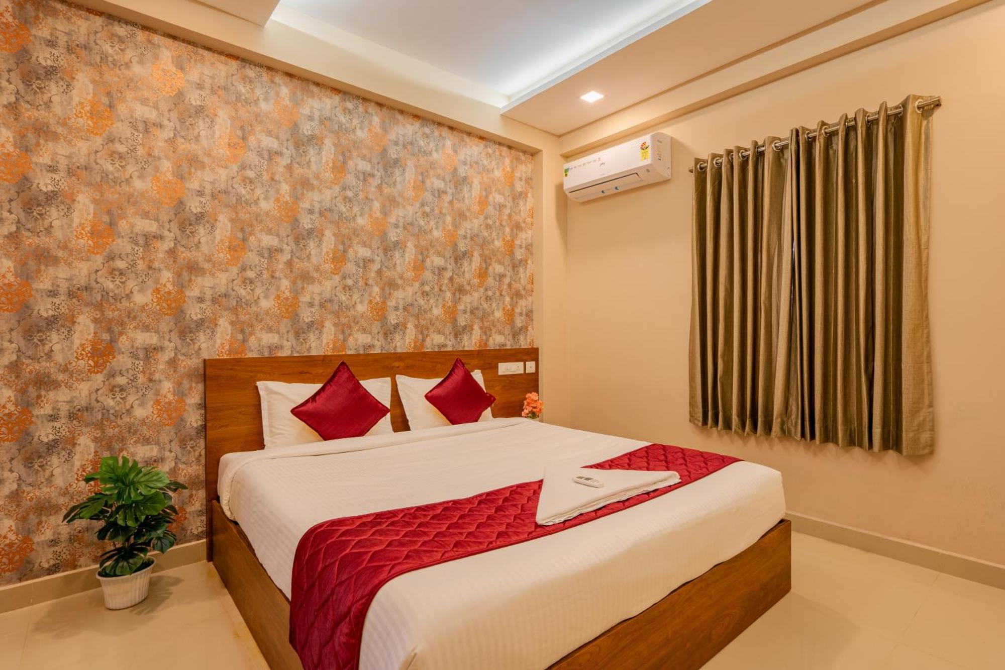 Yaad Residency Hotel Kochi Exterior photo