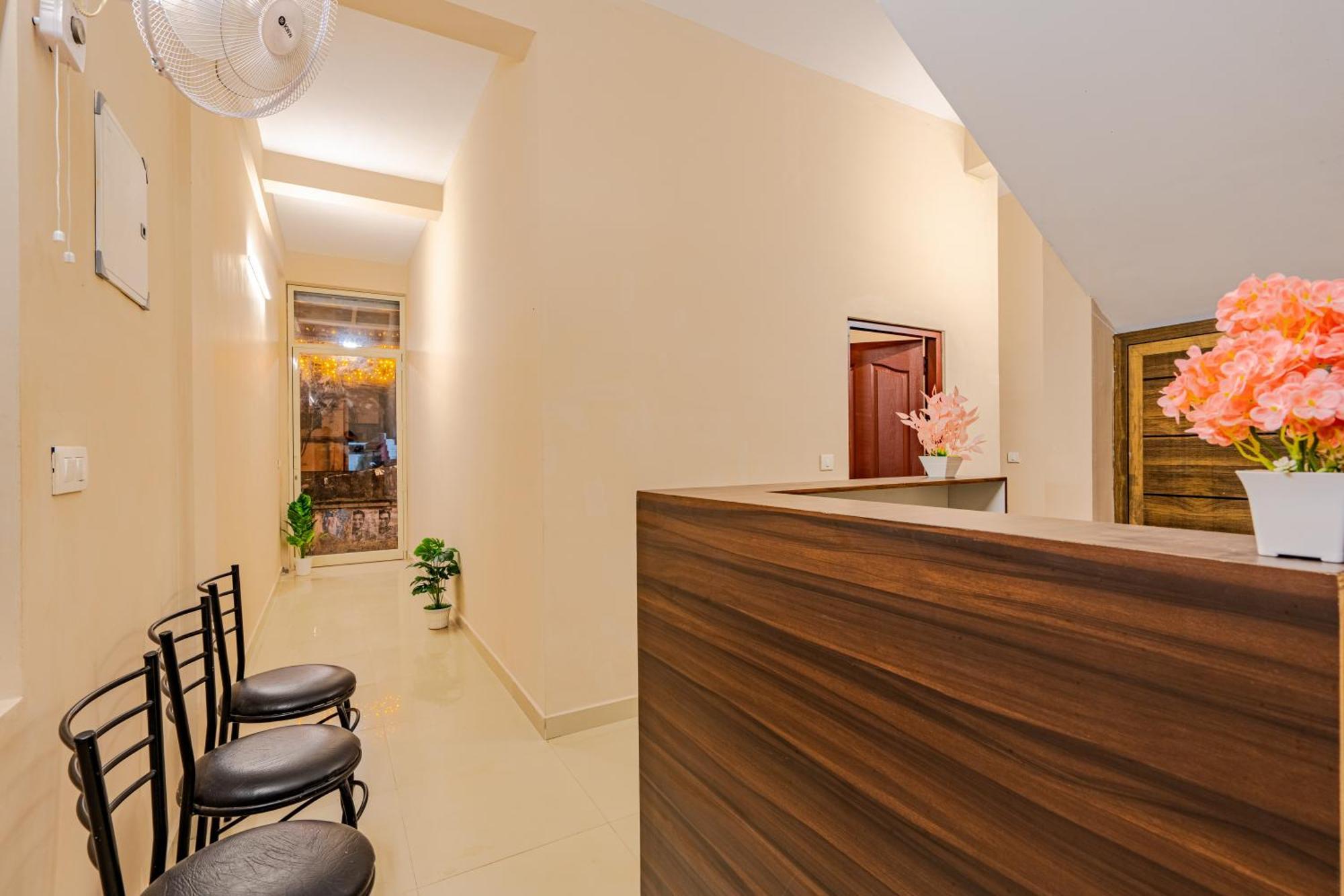 Yaad Residency Hotel Kochi Exterior photo
